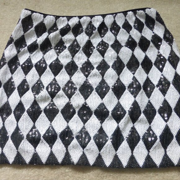 BEBE black and white diamond print sequins party mini skirt - Picture 4 of 6